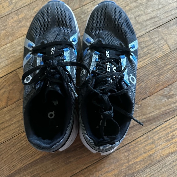 On Running cloud eclipse - Picture 3 of 5